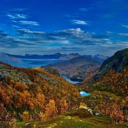 Waterfront Senja 3 *