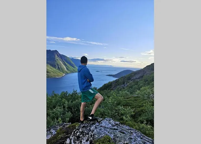 Waterfront Senja 3 *