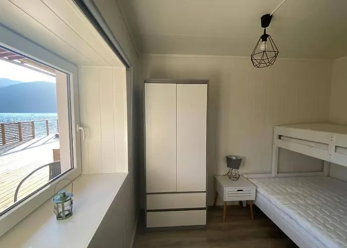 Waterfront Senja 3 Torsken